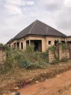 6bdrm Apartment In Ikpoba-okha For Sale