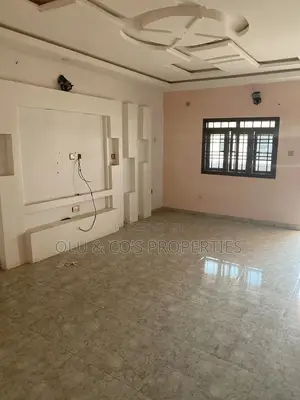 4bdrm Duplex in An Estate Around Nut for rent