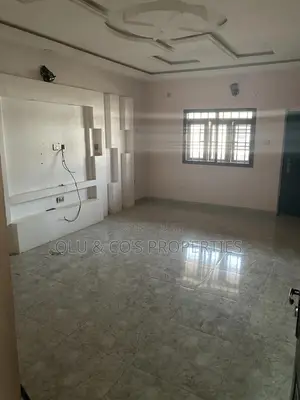 4bdrm Duplex in An Estate Around Nut for rent