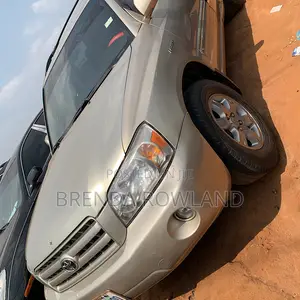 Photo - Toyota Highlander 2007 Gold