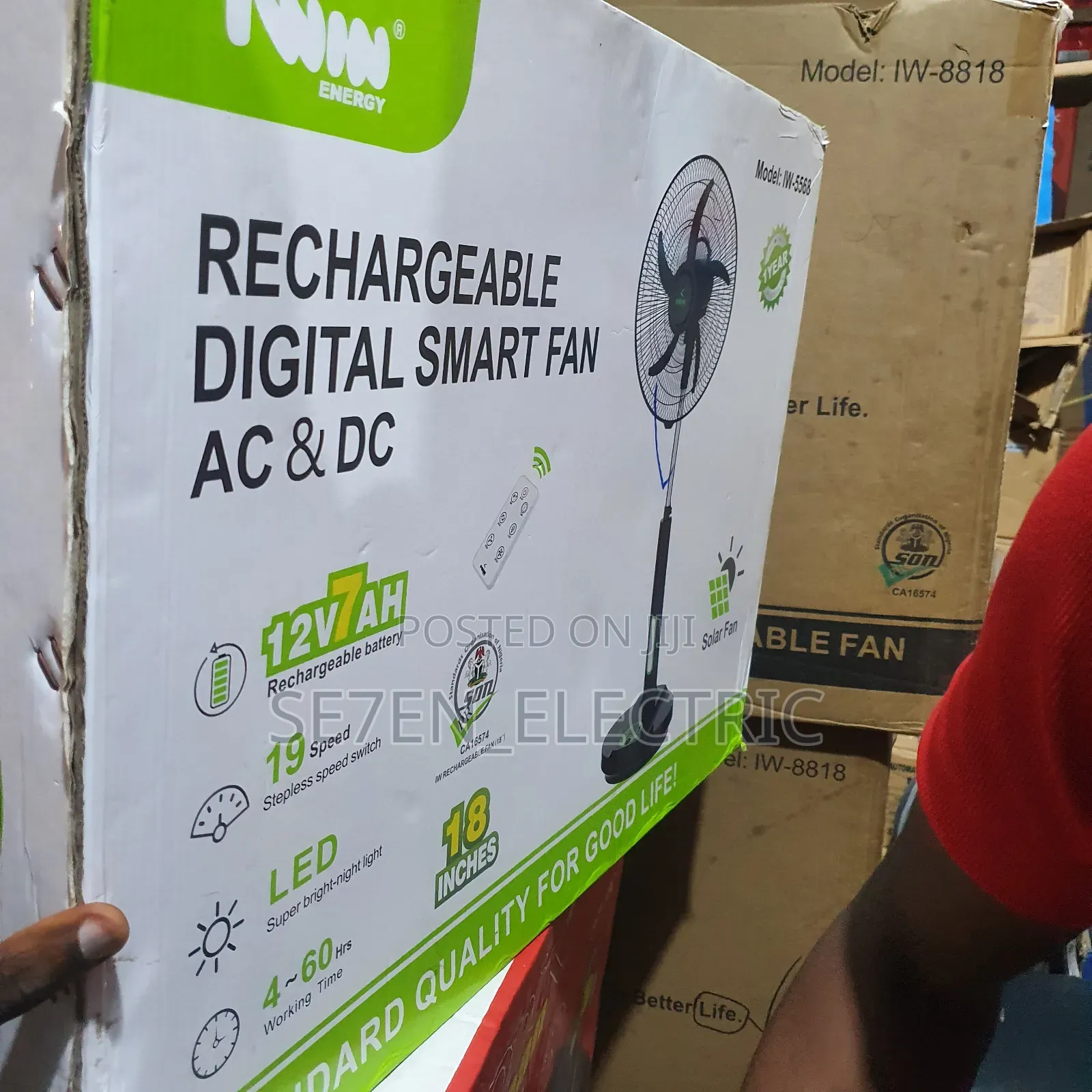 Iwin Rechargeable Standing Fan
