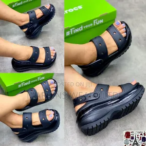 Photo - Crocs Mega Crush Sandal