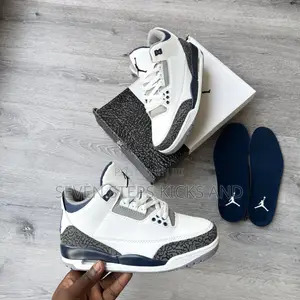 Photo - High Quality Jordan Iii Midnight Navy Luxury Sneakers