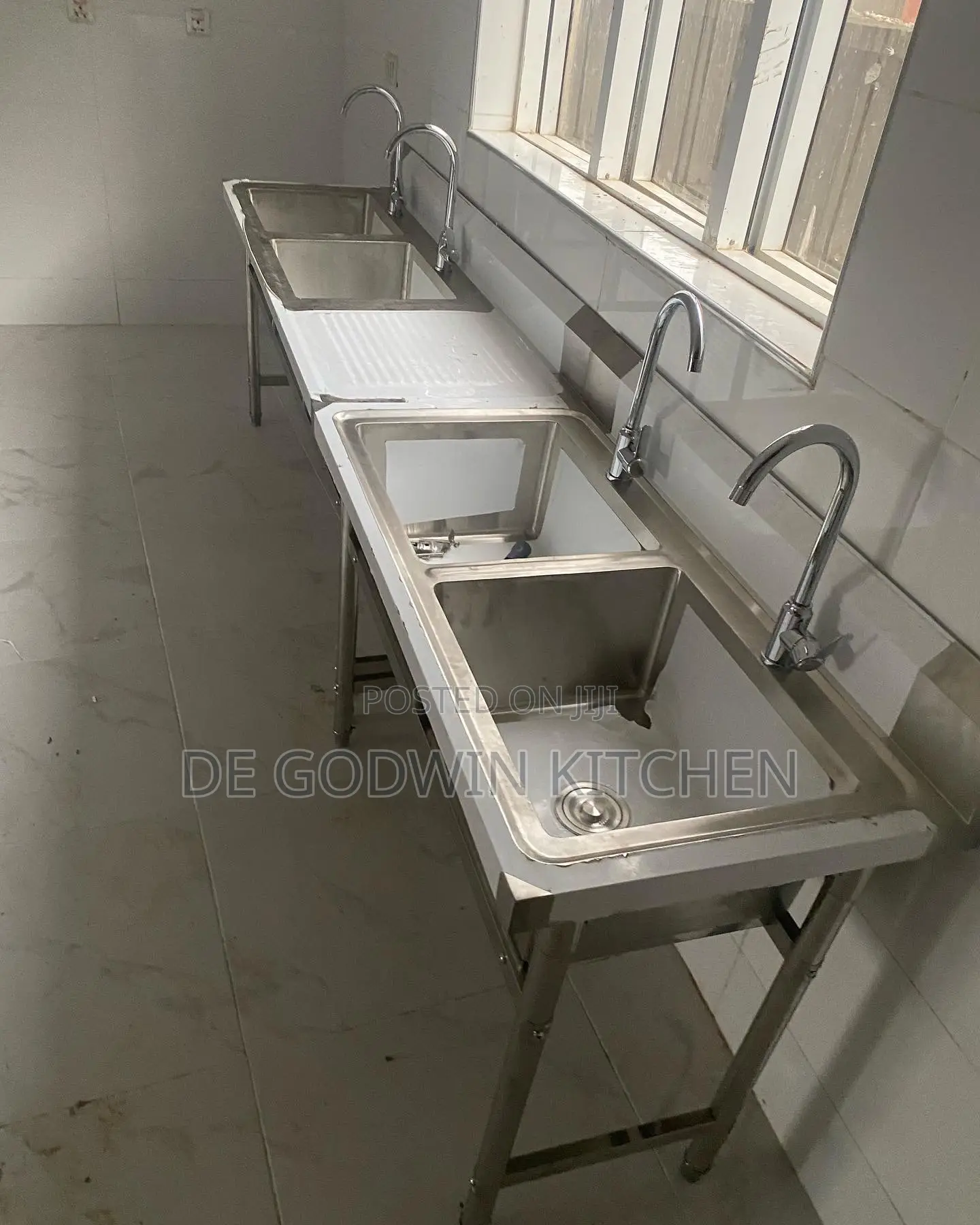 2 Sink With Side and Tap