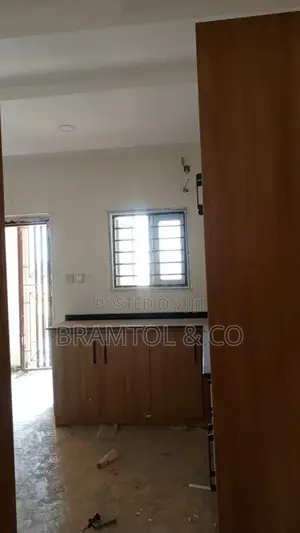 2bdrm Block of Flats in Idu Industrial for rent