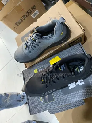 Original Quality Safety Jogger Shoes Wear Different Colors