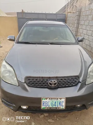 Photo - Toyota Matrix 2004 Gray