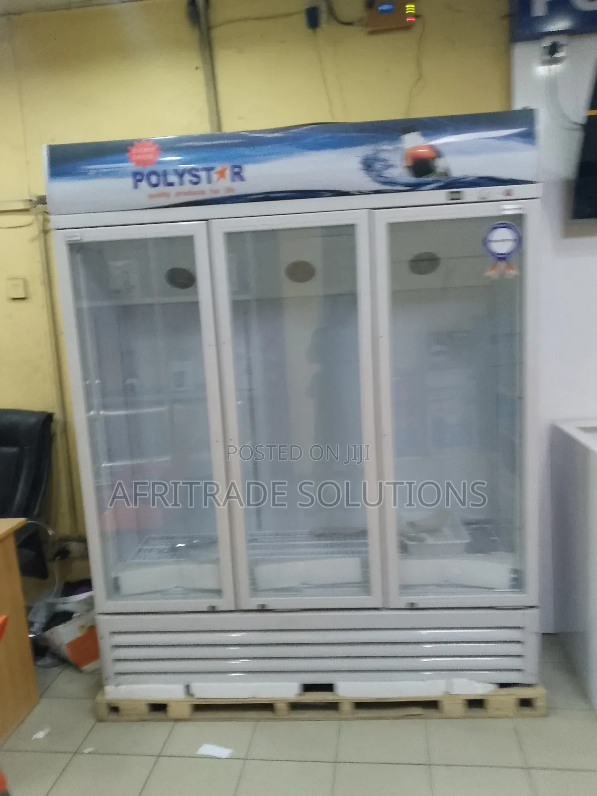 Ice Crusher Polystar Showcase Refrigerator