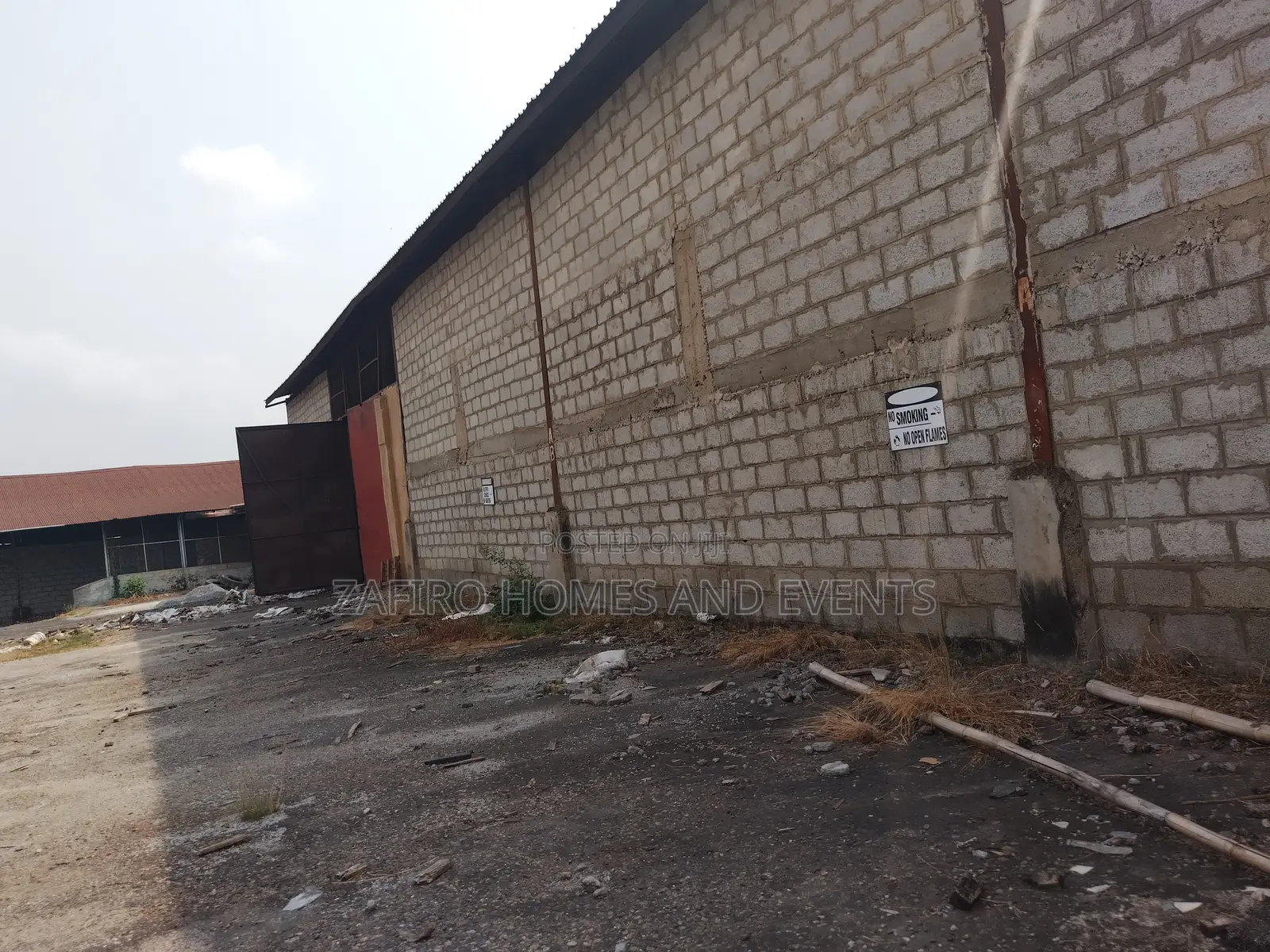 2500m2 Warehouse Self Compound on 6 Acres Near Challenge
