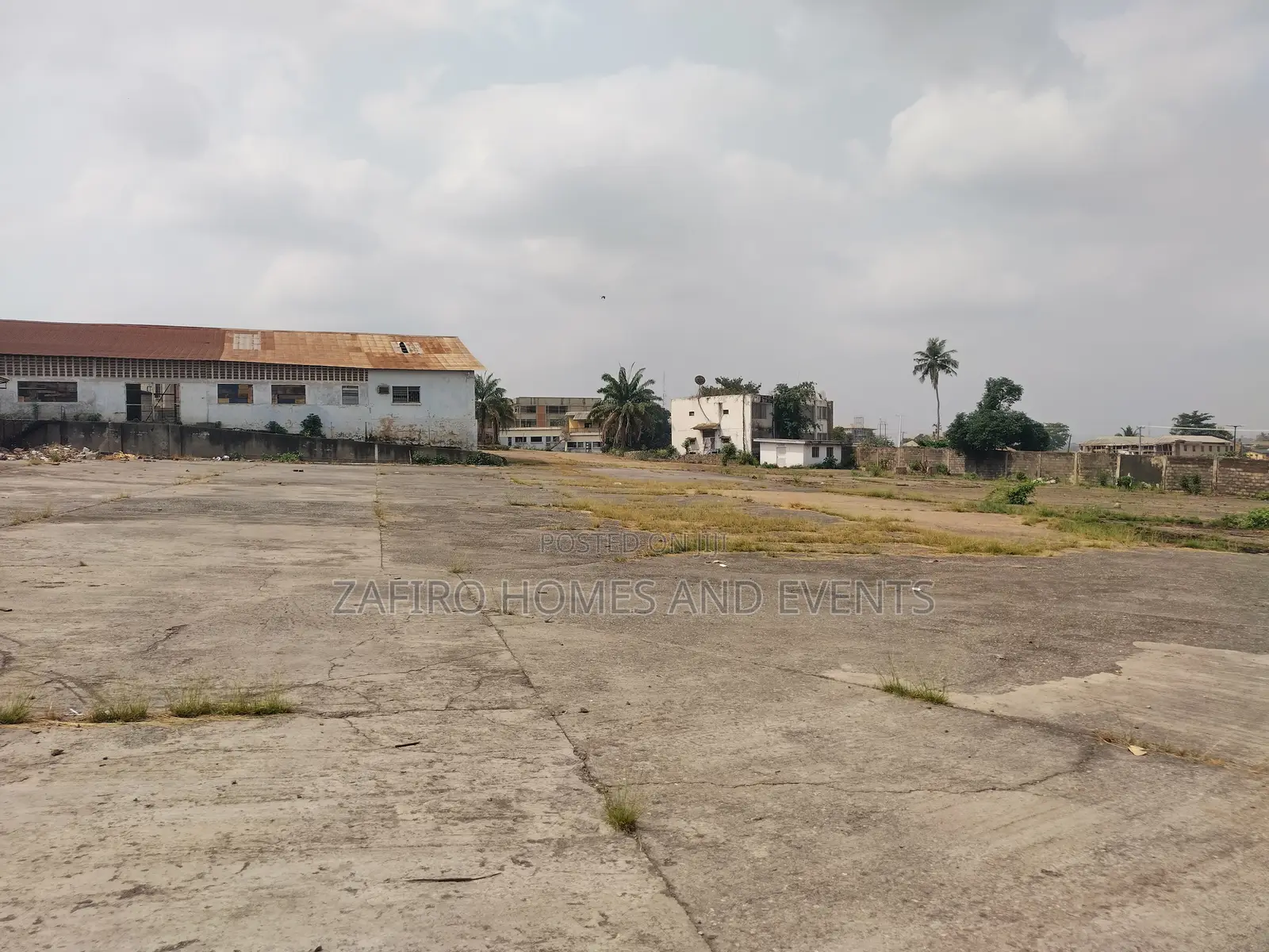 2500m2 Warehouse Self Compound on 6 Acres Near Challenge