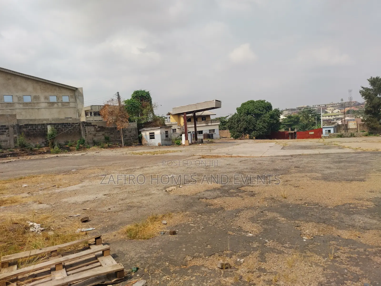 2500m2 Warehouse Self Compound on 6 Acres Near Challenge