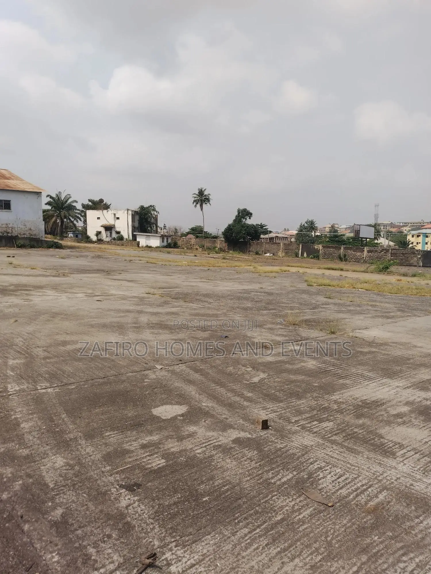 2500m2 Warehouse Self Compound on 6 Acres Near Challenge