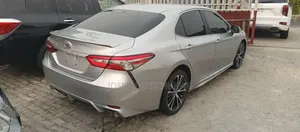 Toyota Camry 2019 Silver