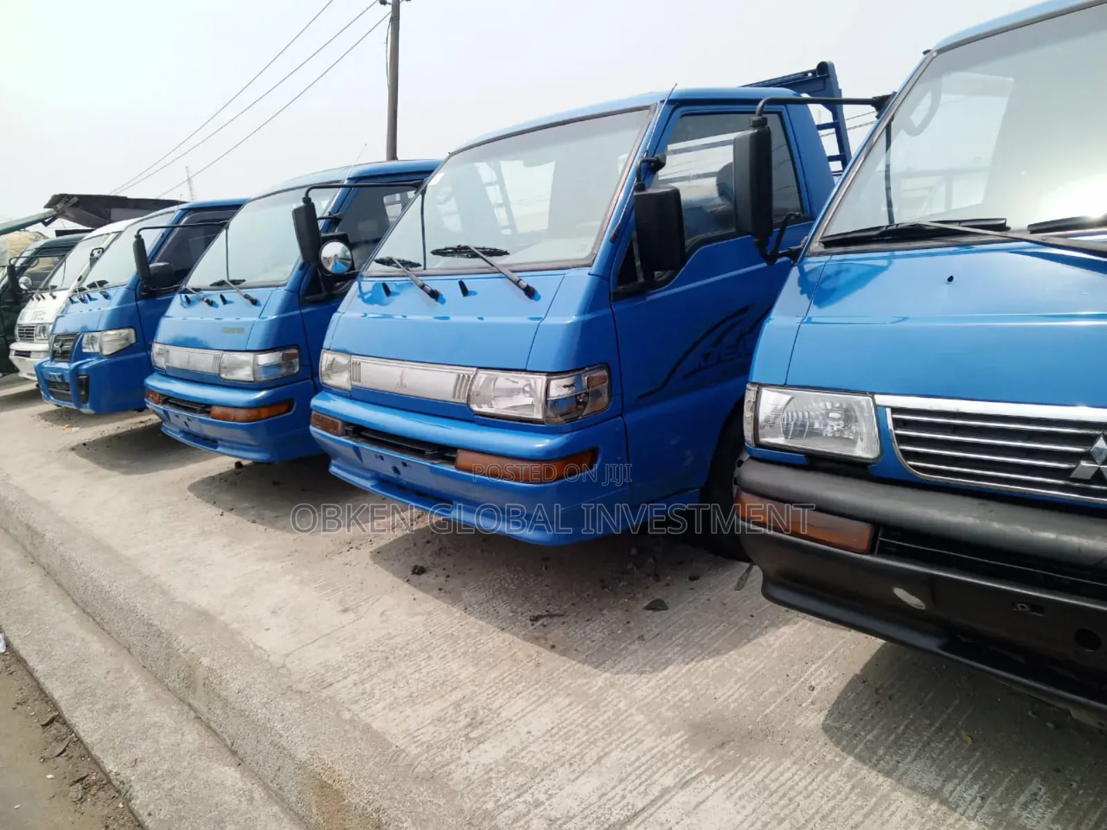 Mitsubishi L300 2005 Blue