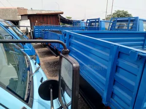 Mitsubishi L300 2005 Blue