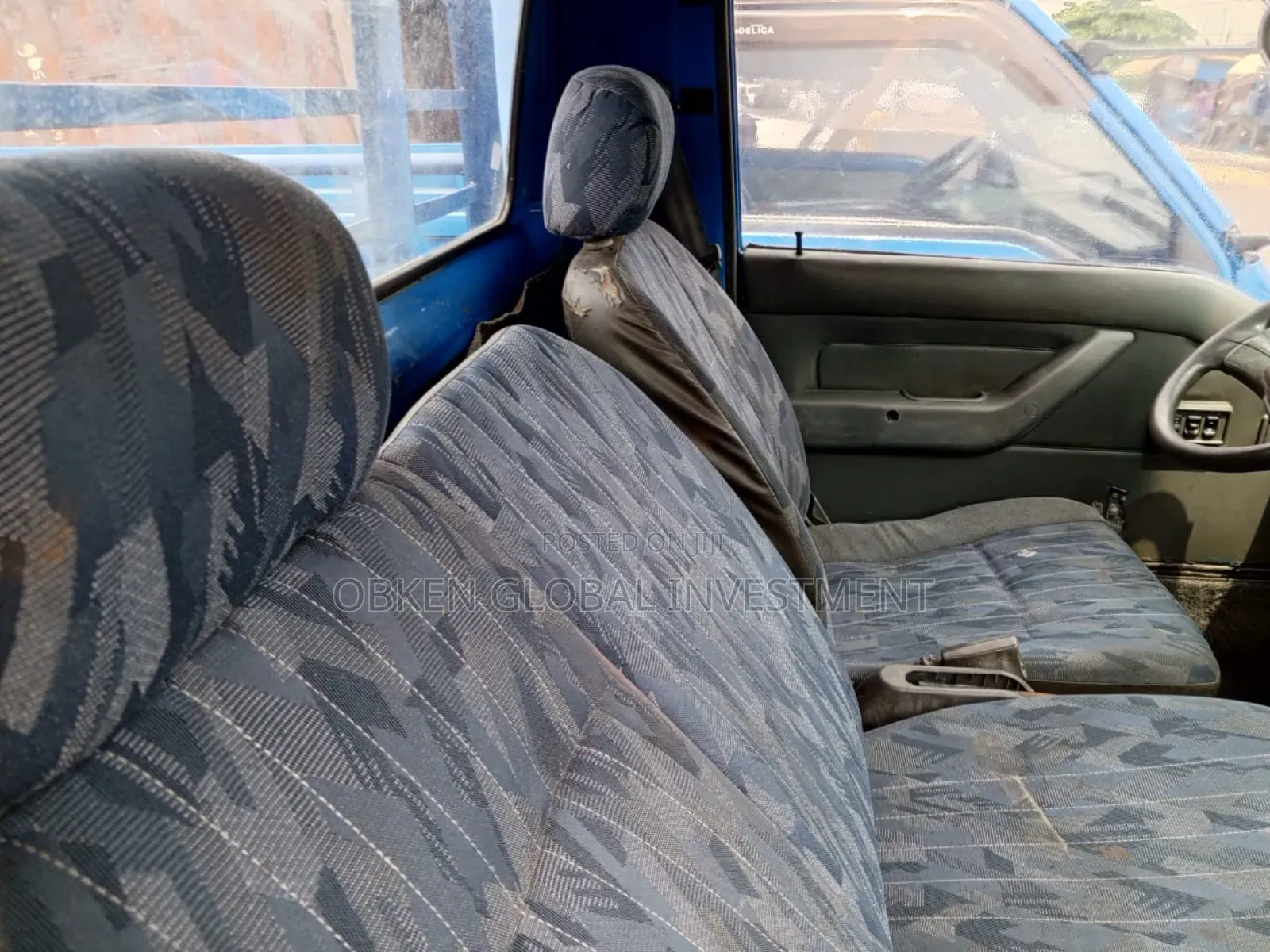 Mitsubishi L300 2005 Blue