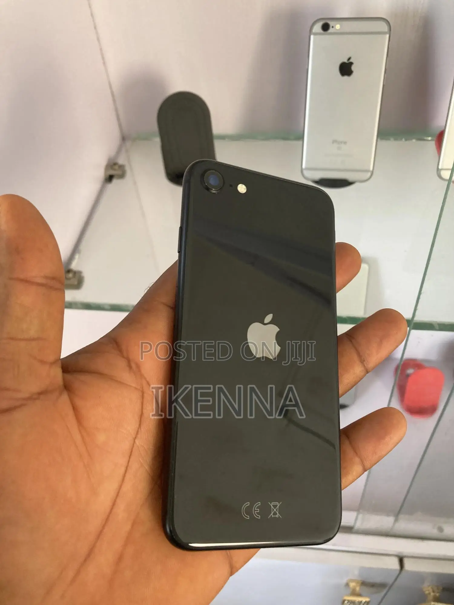 Apple iPhone SE (2020) 64 GB Black