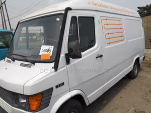 Mercedes-Benz Tourismo 2000 White