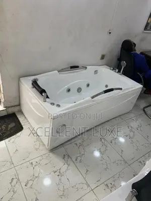 Single Jacuzzi Massage Bathtub