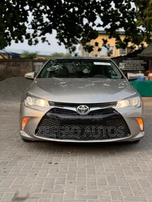 Photo - Toyota Camry 2016 Gold