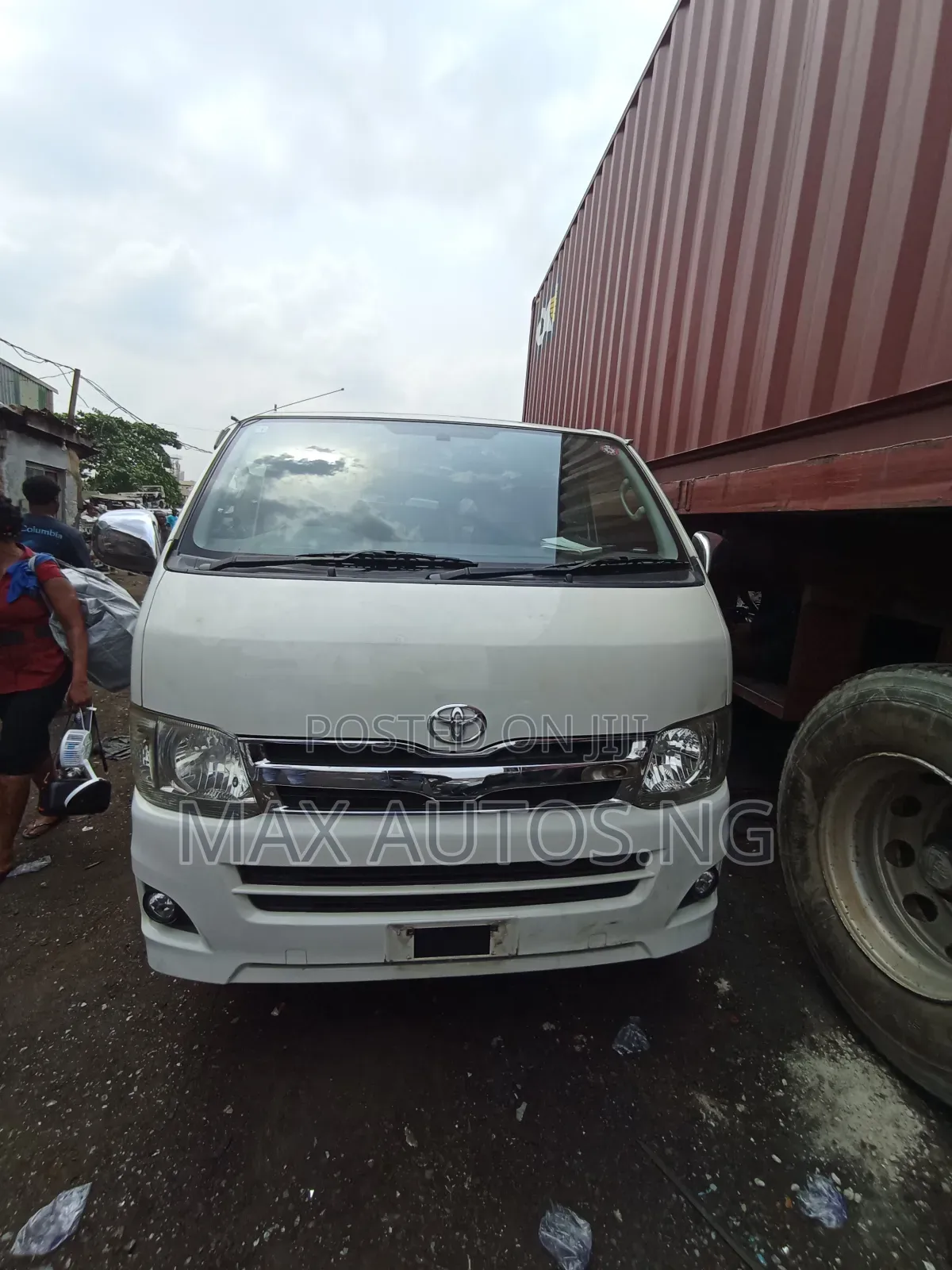 Toyota HiAce 2012 White