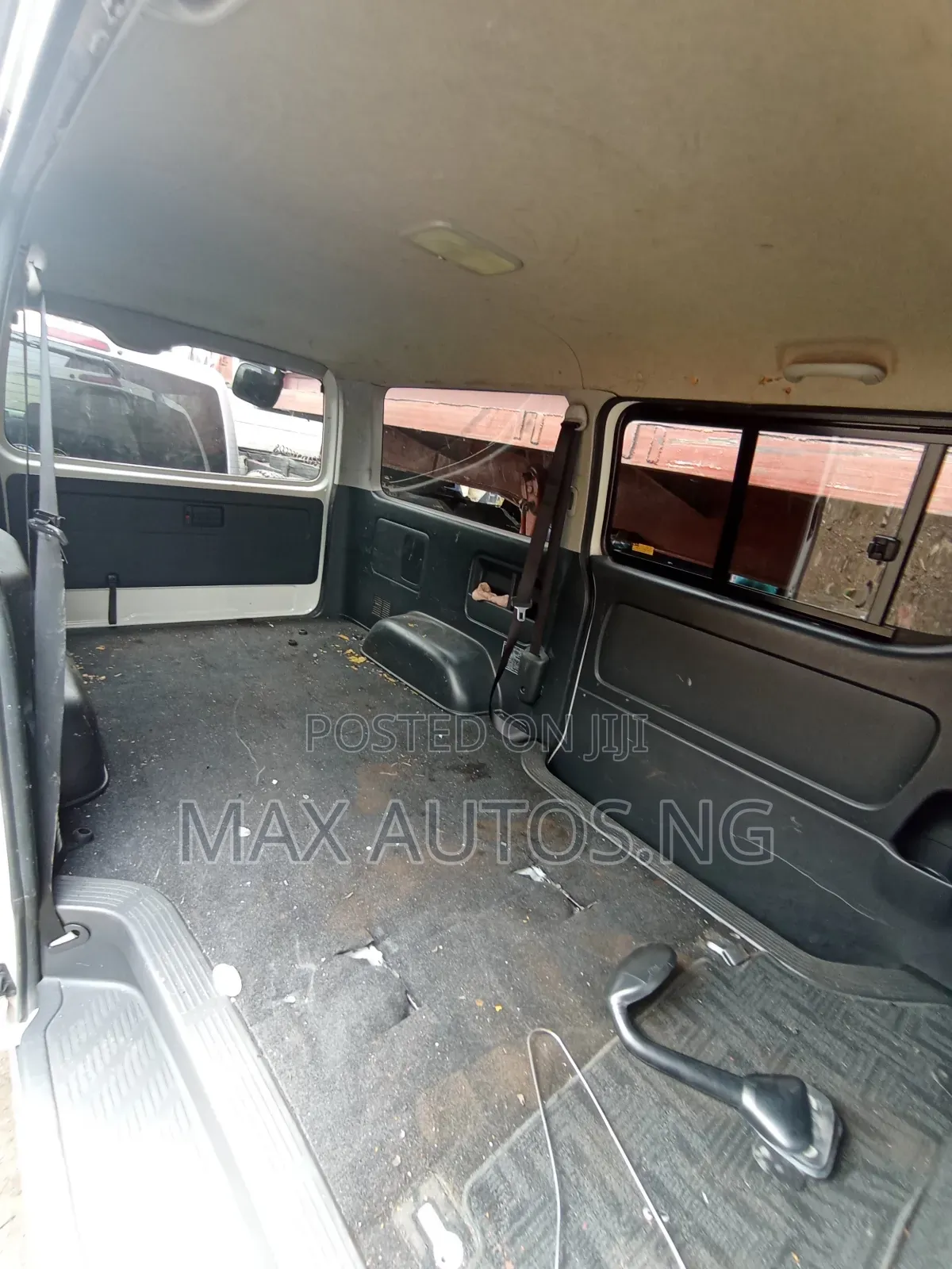 Toyota HiAce 2012 White