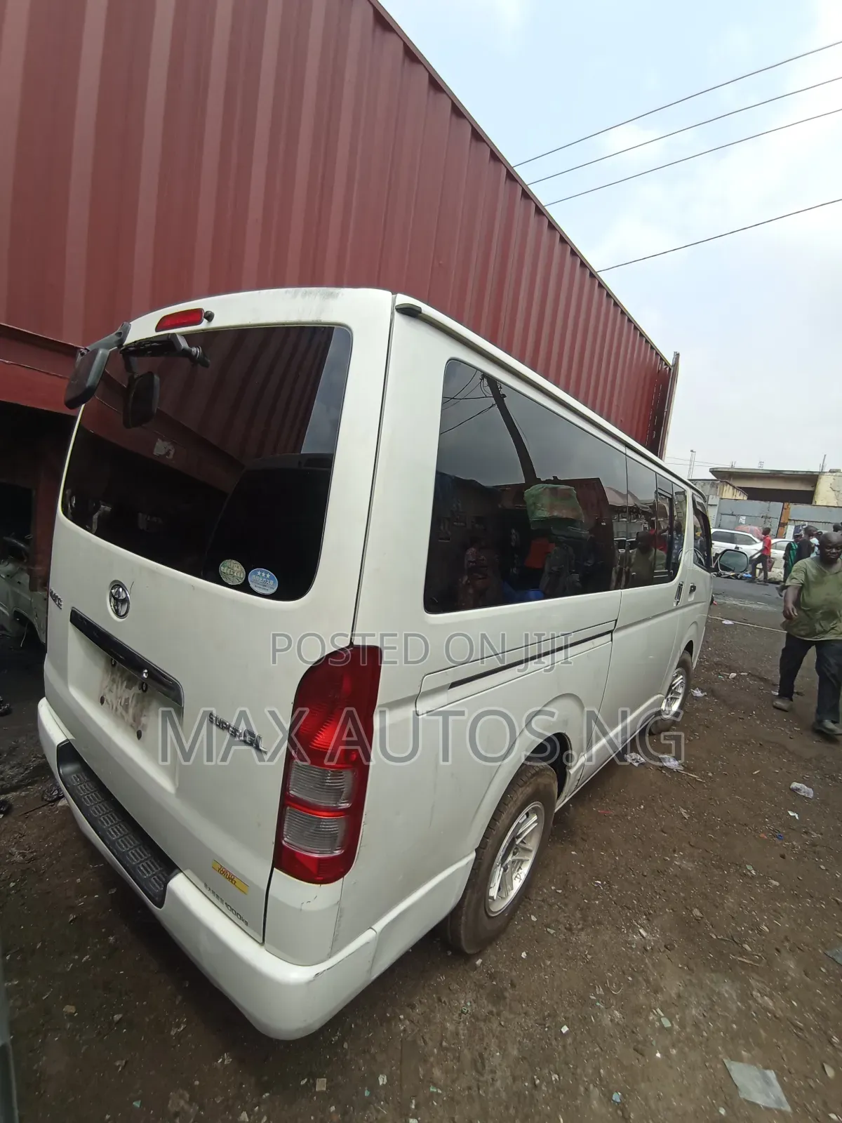Toyota HiAce 2012 White