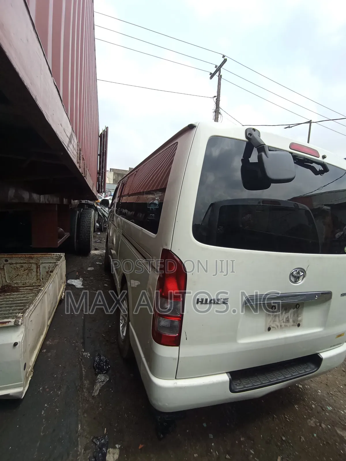 Toyota HiAce 2012 White