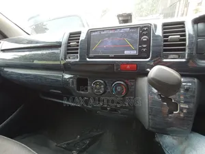 Toyota HiAce 2012 Grey