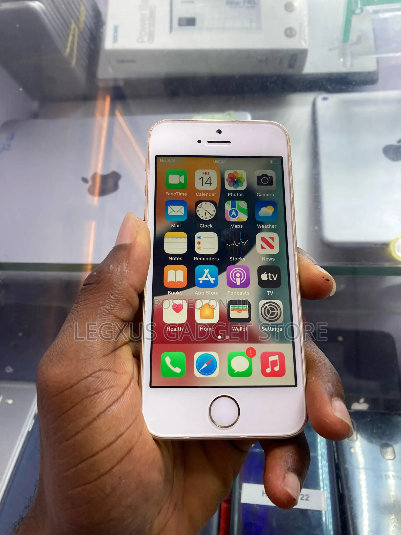 Apple iPhone SE 16 GB Gold