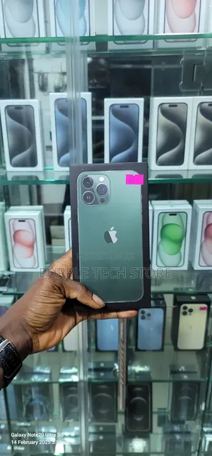 Photo - New Apple iPhone 13 Pro Max 256 GB