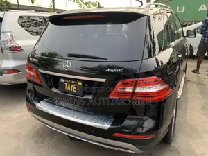 Mercedes-Benz M Class ML350 4MATIC 4dr SUV AWD (3.5L 6cyl 7A) 2014 Black