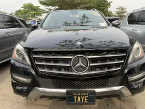 Mercedes-Benz M Class ML350 4MATIC 4dr SUV AWD (3.5L 6cyl 7A) 2014 Black