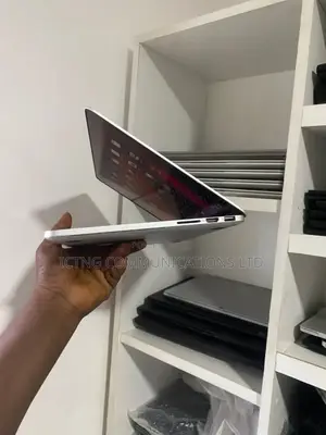 Laptop Apple MacBook Pro 2015 8GB Intel Core i5 SSD 256GB