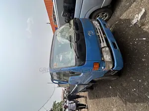 Toyota Dyna Manual 4 Tyres Truck