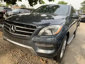 Mercedes-Benz M Class ML350 4MATIC 4dr SUV AWD (3.5L 6cyl 7A) 2014 Gray