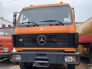 Mercedes-Benz 1820 With Auxiliary