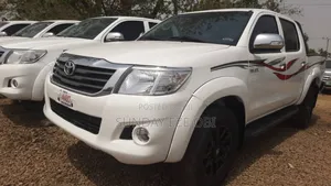 Toyota Hilux 2014 White