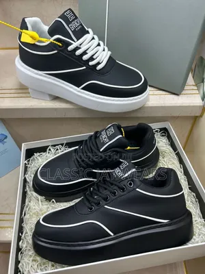 Photo - Top Quality Classic Givenchy Sneakers in Sizes