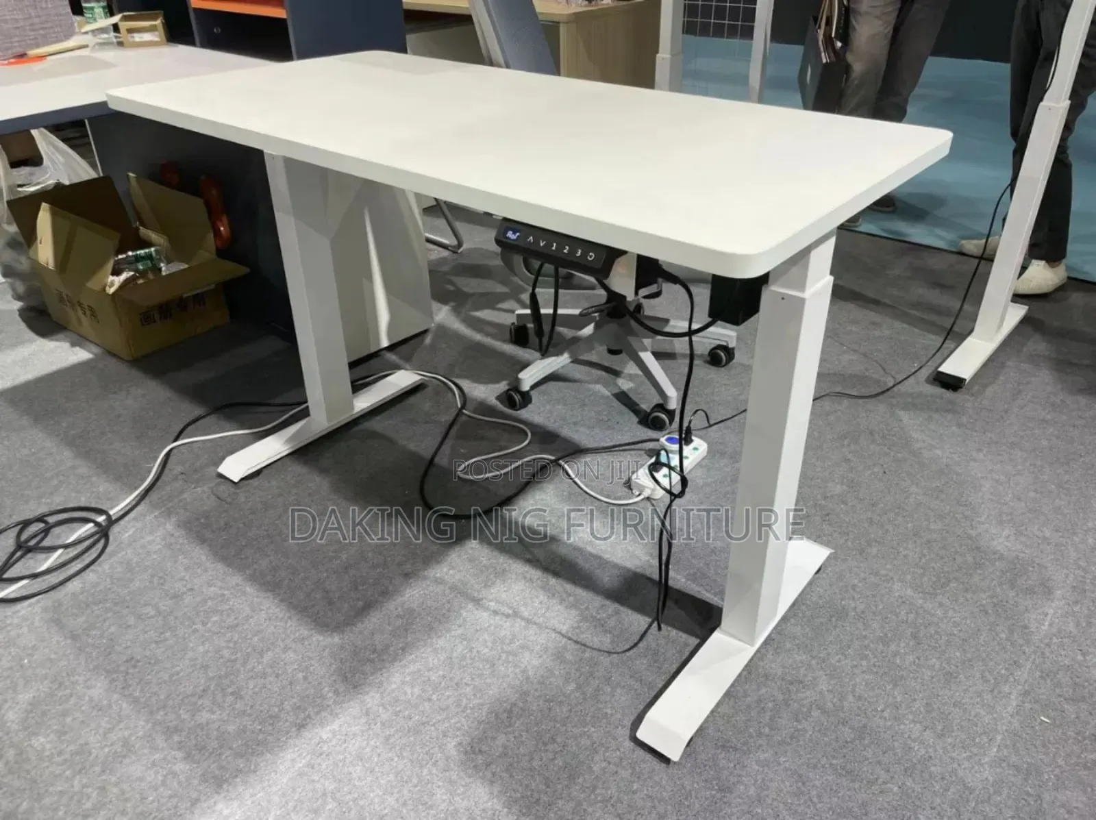Adjustable Height Electric Table 1.2