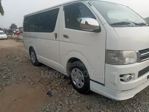 Toyota HiAce 2012 White