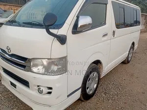 Toyota HiAce 2012 White