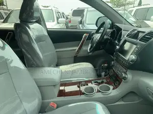 Toyota Highlander Limited 3.5l 4WD 2013
