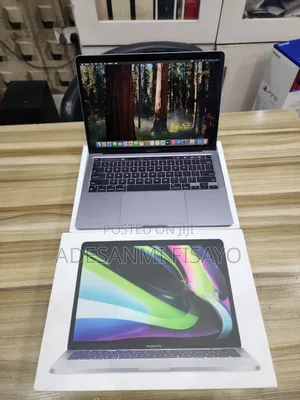 Laptop Apple MacBook Pro 2022 M2 8GB Apple M2 SSD 256GB