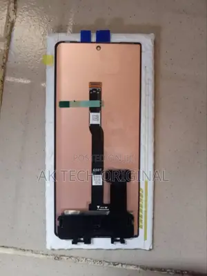 Tecno Phantom v Fold2 Front Screen