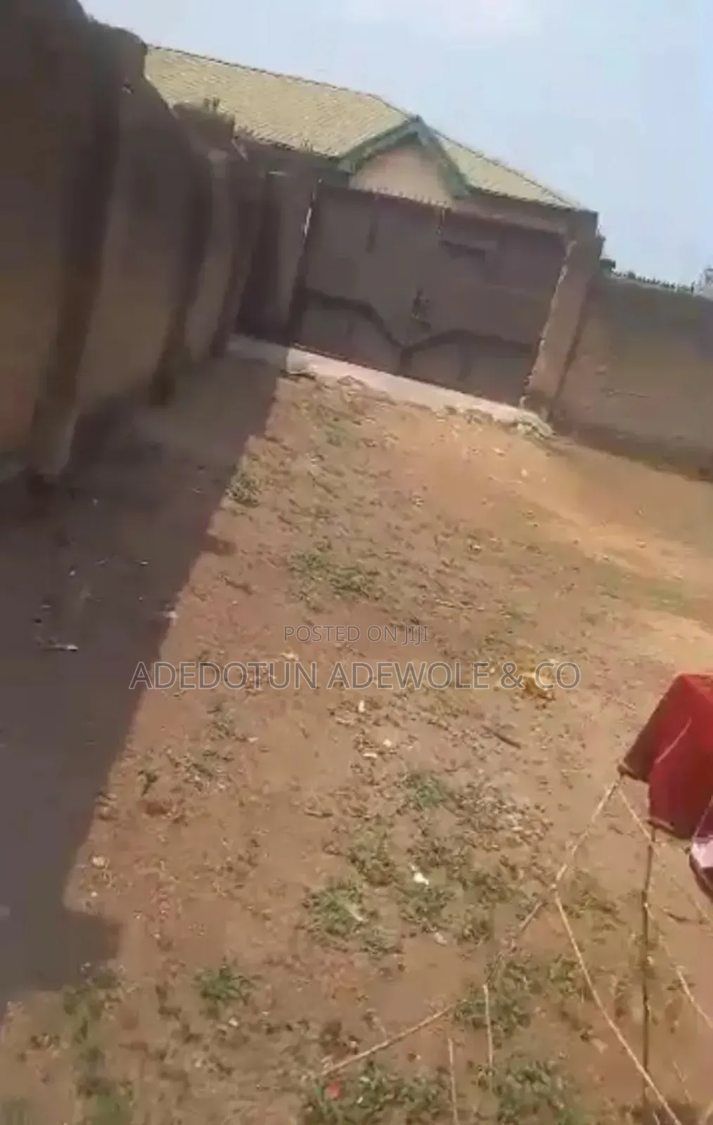 5bdrm Bungalow in Ishokan Estate Akobo for sale