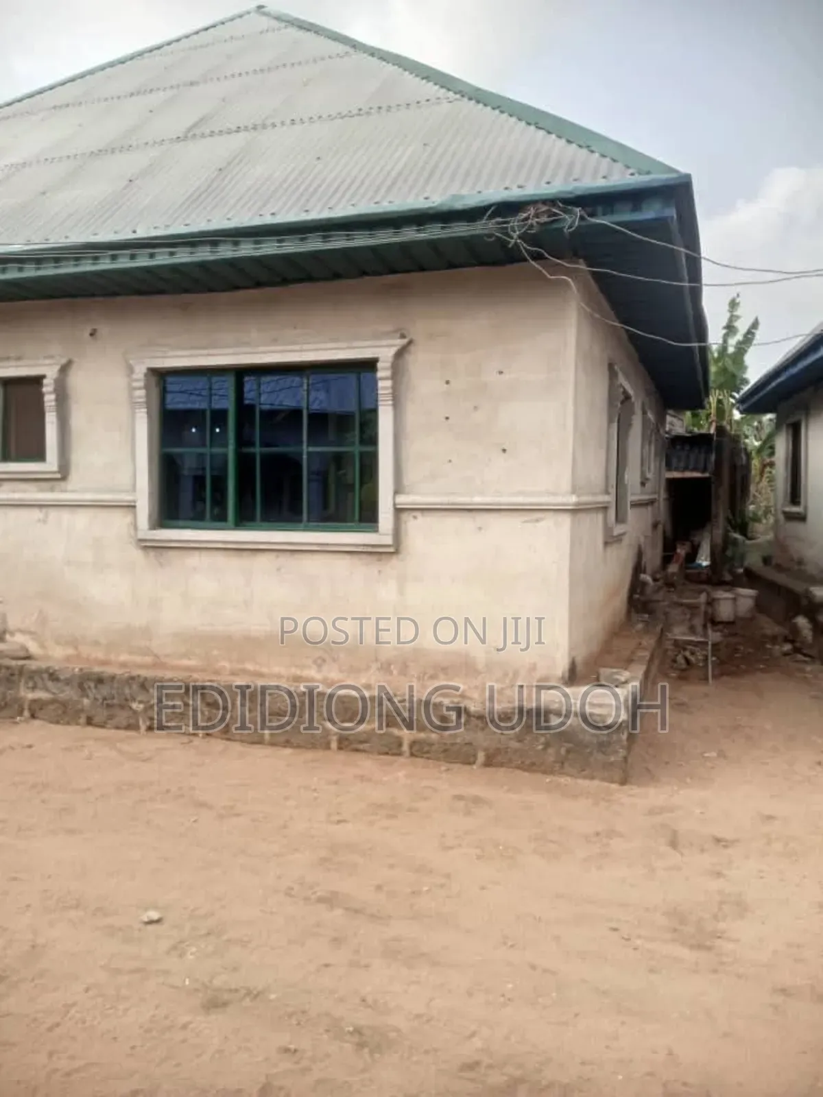 4bdrm Bungalow in New Stadium Road, for sale