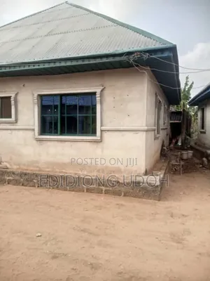 4bdrm Bungalow in New Stadium Road, for sale