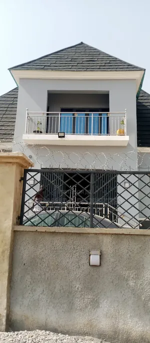 4bdrm Duplex in An Estate, Ushafa for sale
