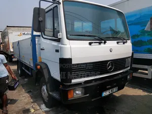 Mercedes-Benz 2009 White